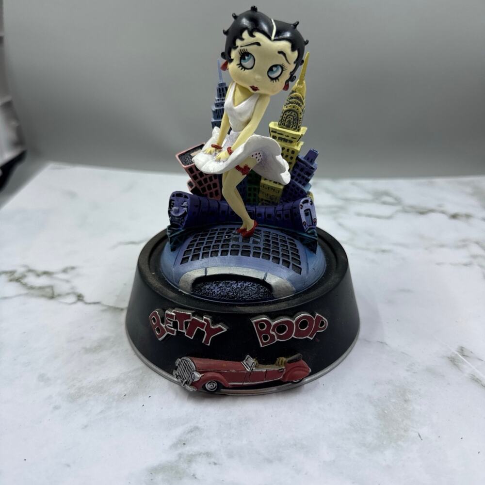 Betty Boop Cool Breeze Sculpture